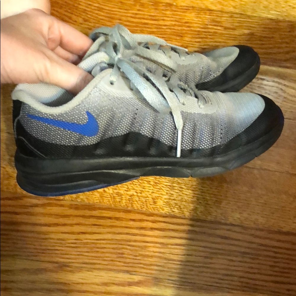 EUC Grey and black boys Nike shoes